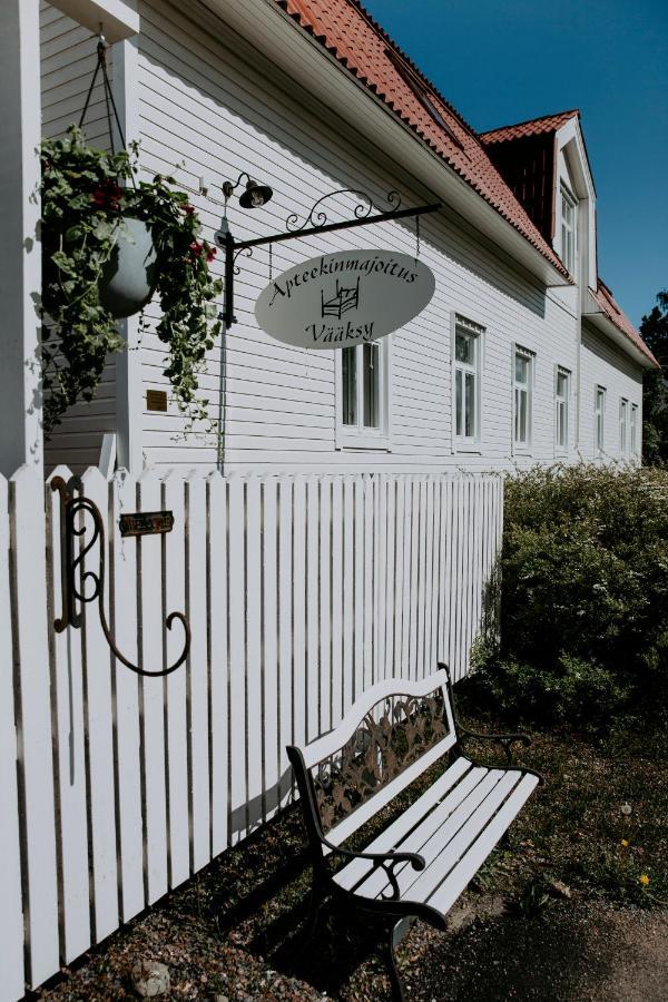 Vaeaeksyn Apteekinmajoitus Exterior foto